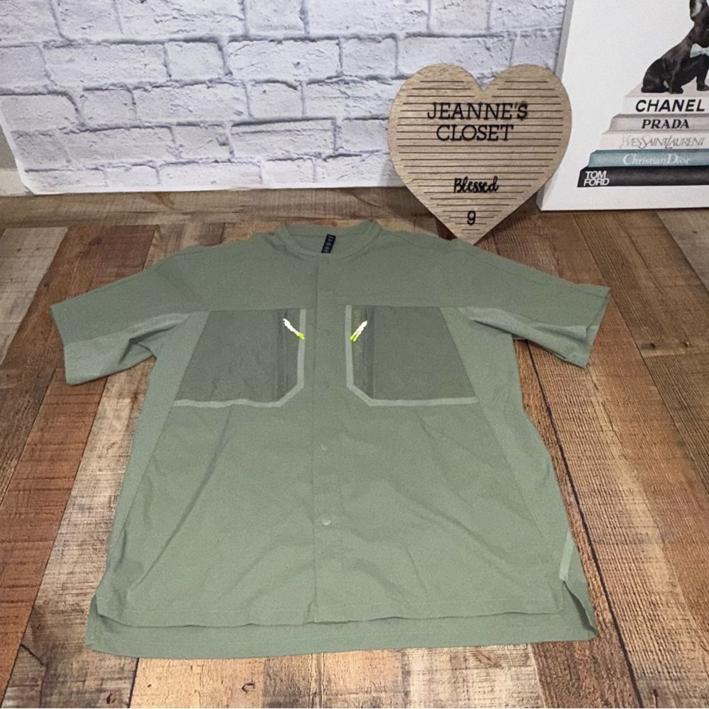 Lululemon Water Repellent Hiking Short Sleeve Shirt Mens M Green